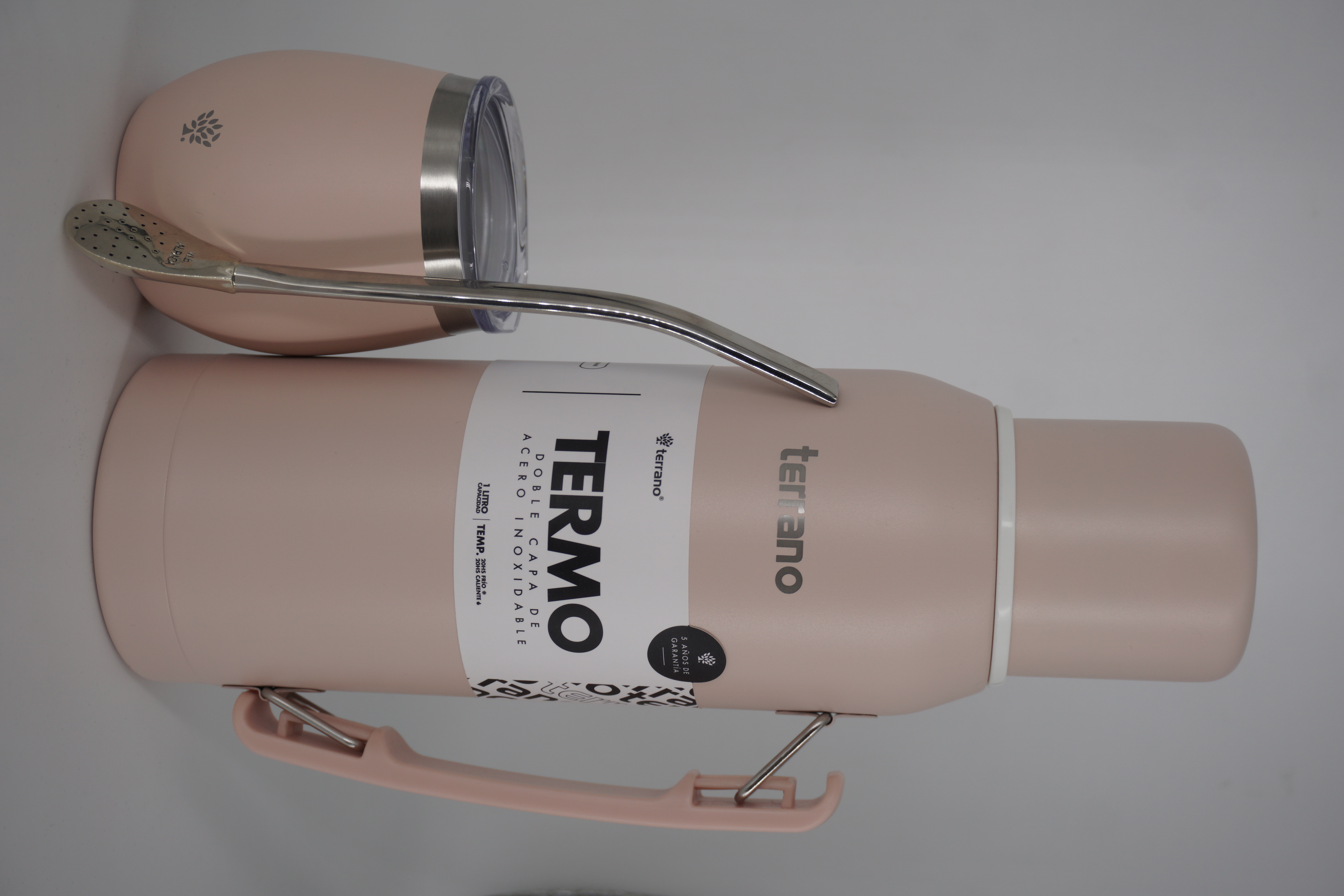 Termo, mate y bombilla